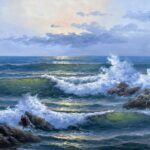 Cuadro al óleo de un atardecer sobre el mar con olas rompiendo en las rocas, óleo figurativo